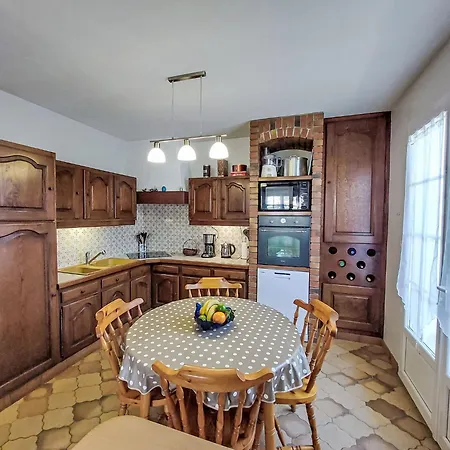 Proche Ocean- Foret Et Commerces By Interhome