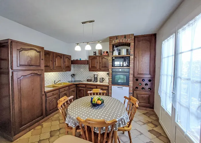 Proche Ocean- Foret Et Commerces By Interhome