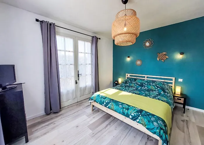 Proche Ocean- Foret Et Commerces By Interhome *